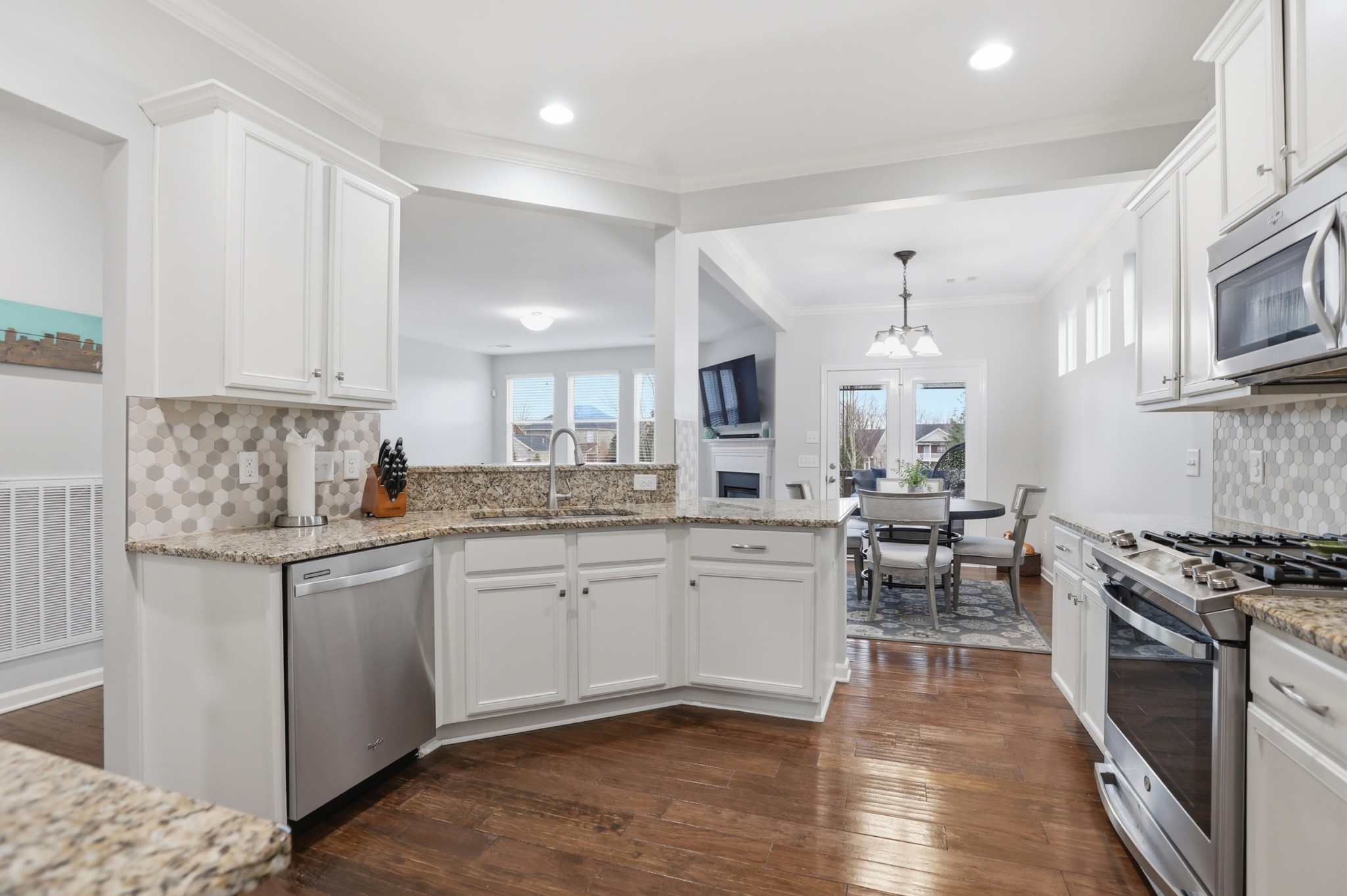 2104 Bluejay Ct