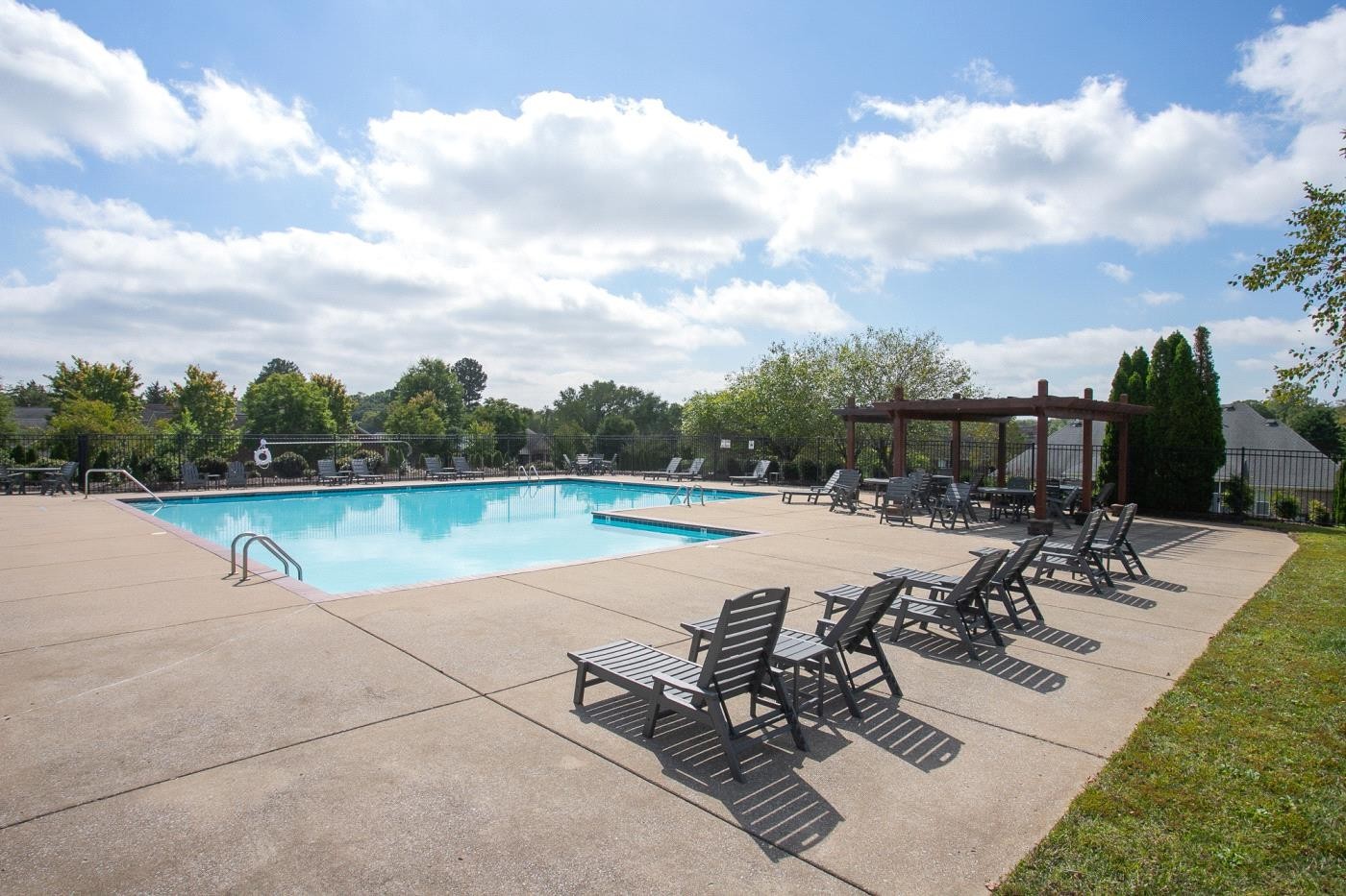 2104 Bluejay Ct