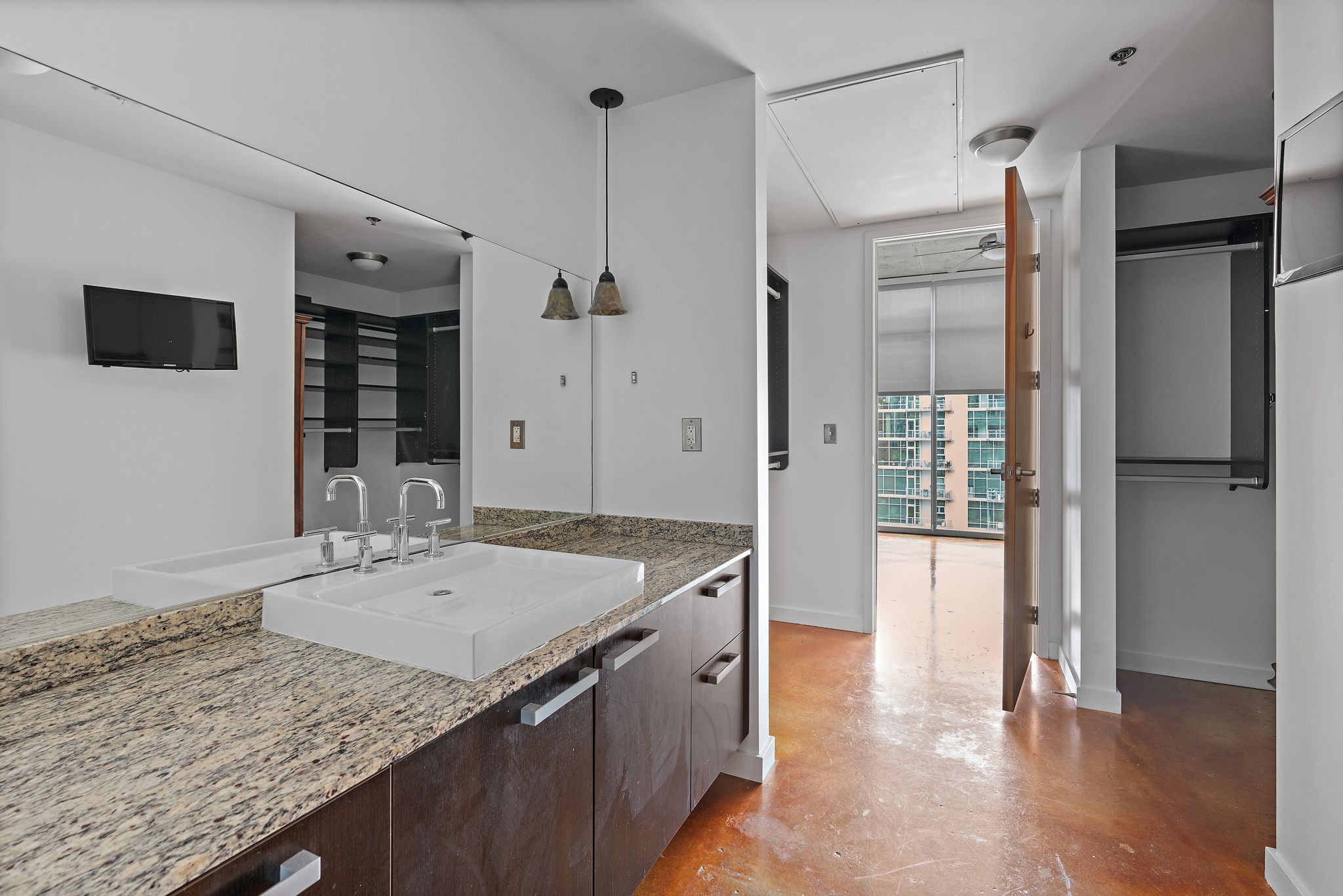 600 12th Ave, S Unit: 1608