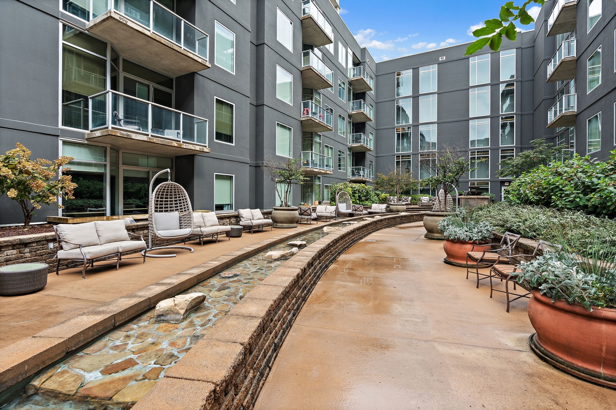 600 12th Ave, S Unit: 1608