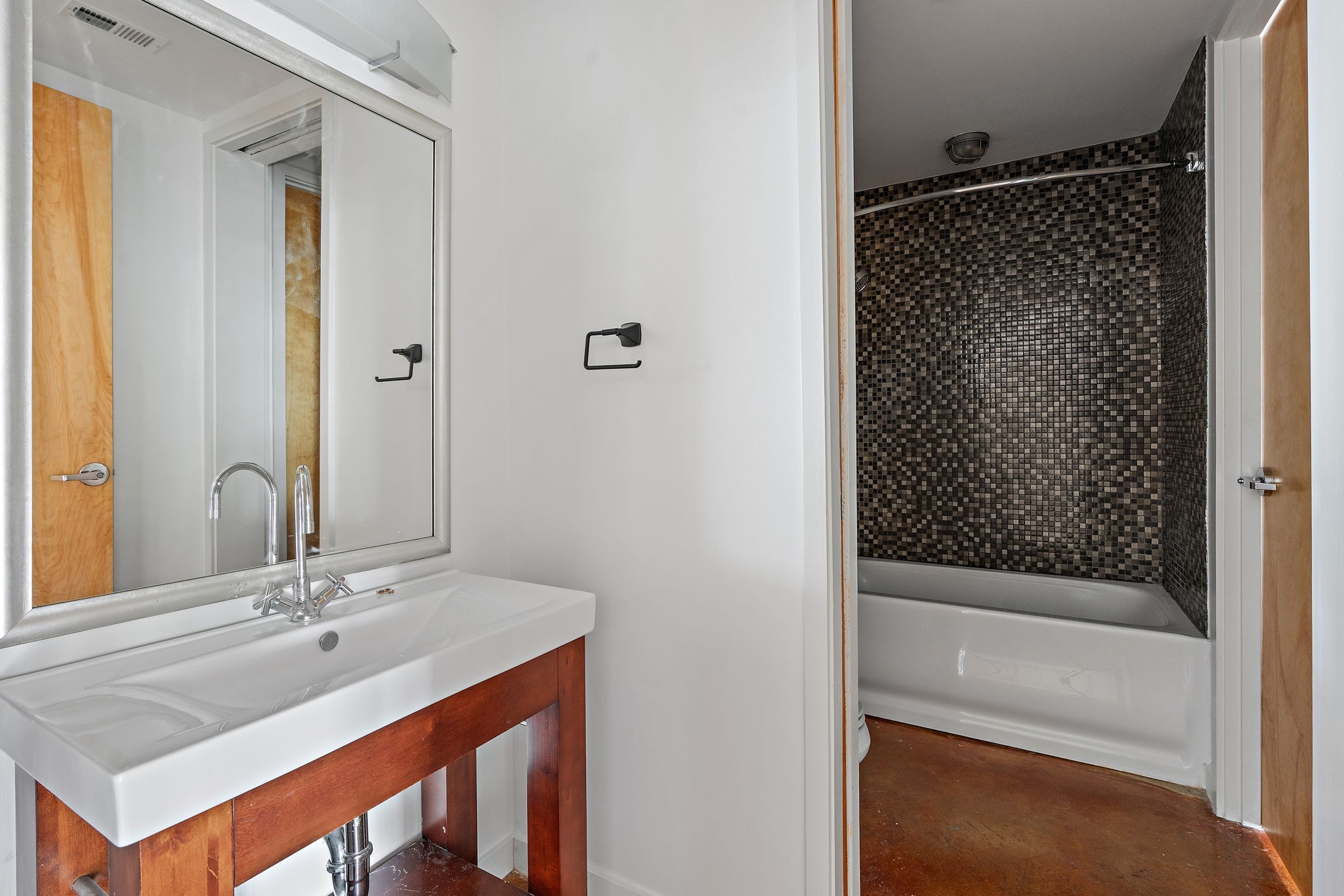 600 12th Ave, S Unit: 1608