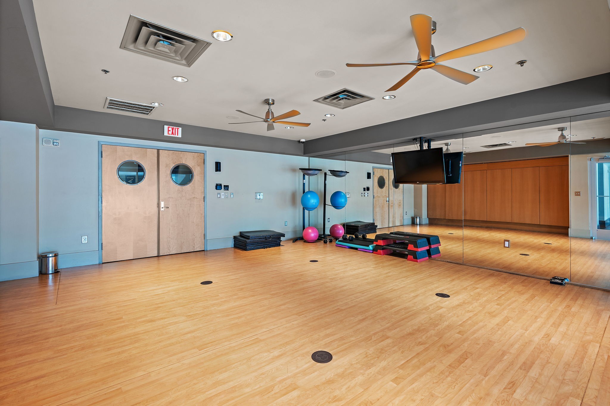 600 12th Ave, S Unit: 1608