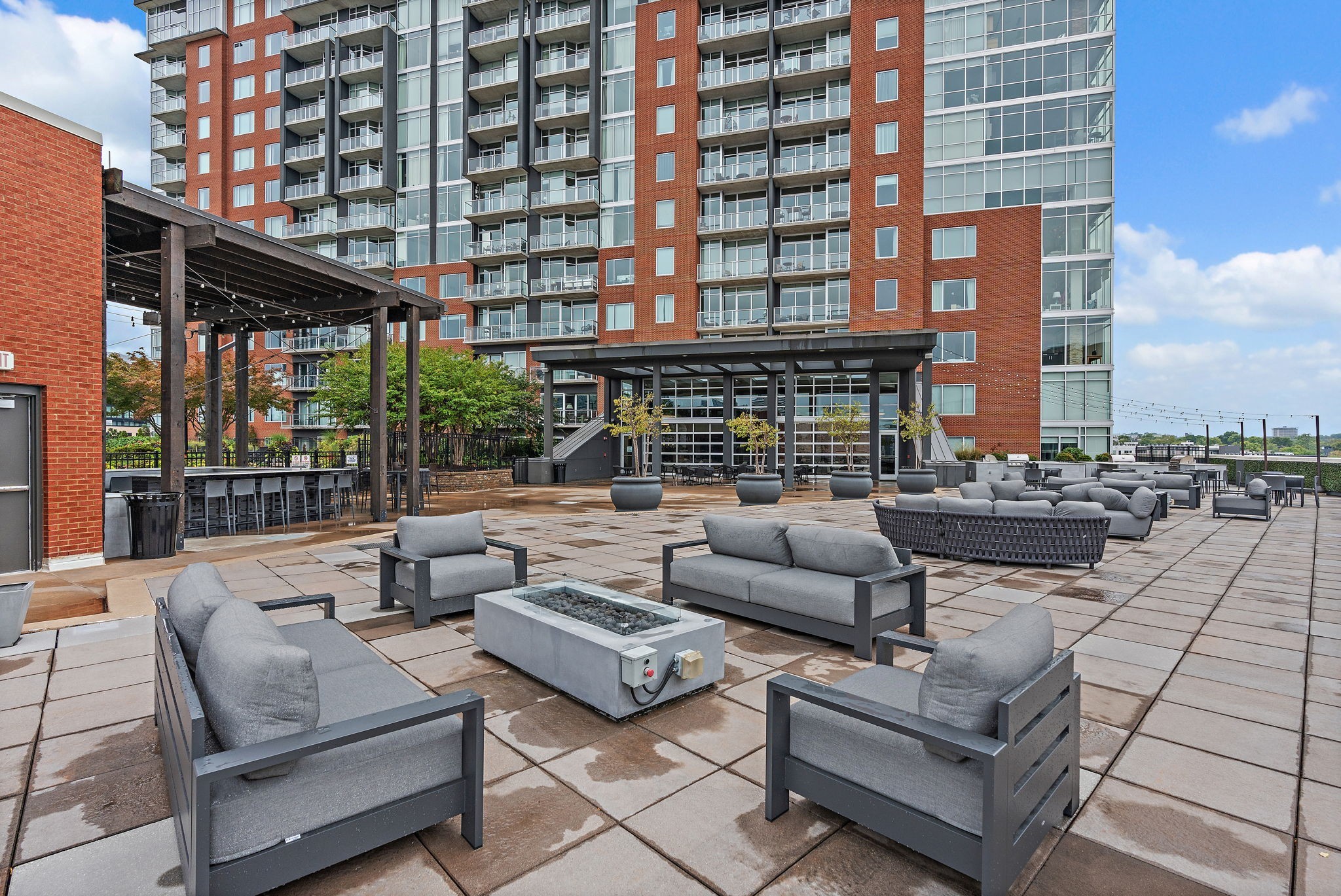 600 12th Ave, S Unit: 1608