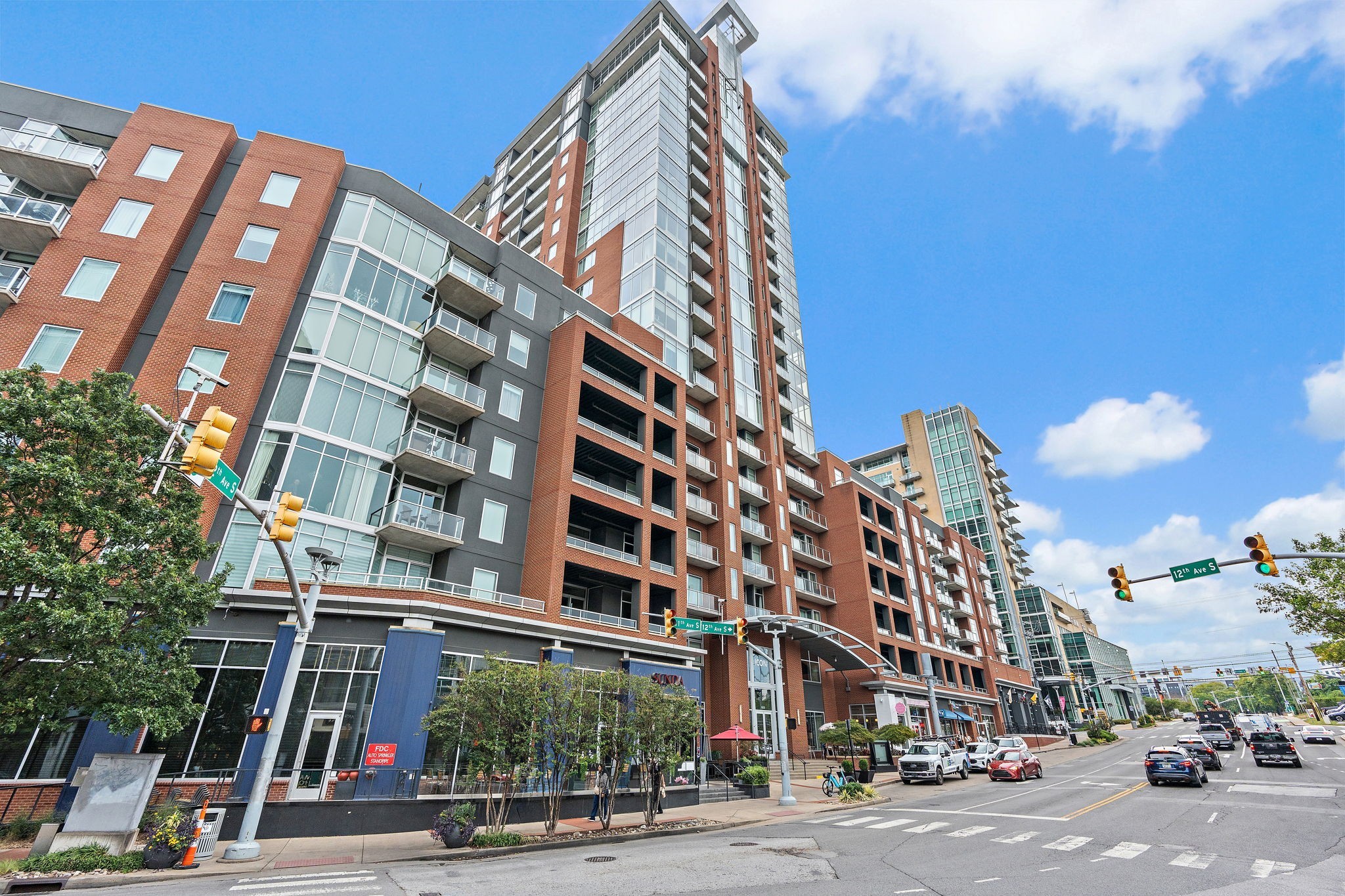 600 12th Ave, S Unit: 1608