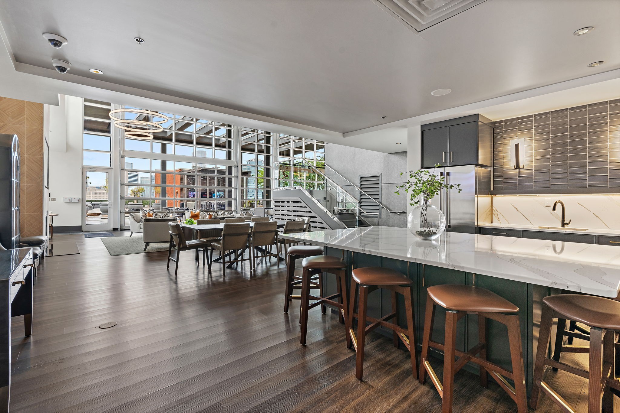 600 12th Ave, S Unit: 1608