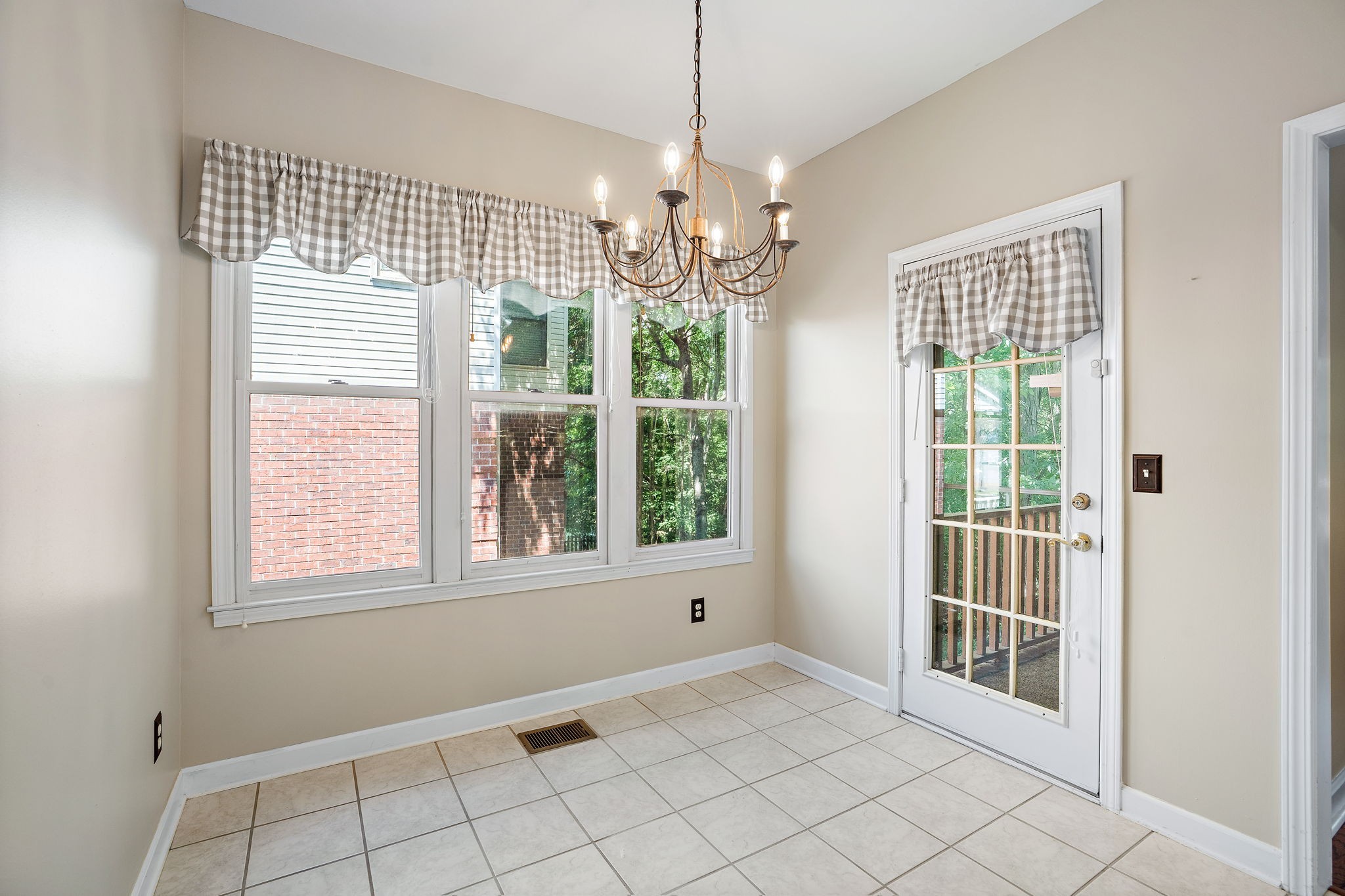 5521 Peninsula Park Lndg