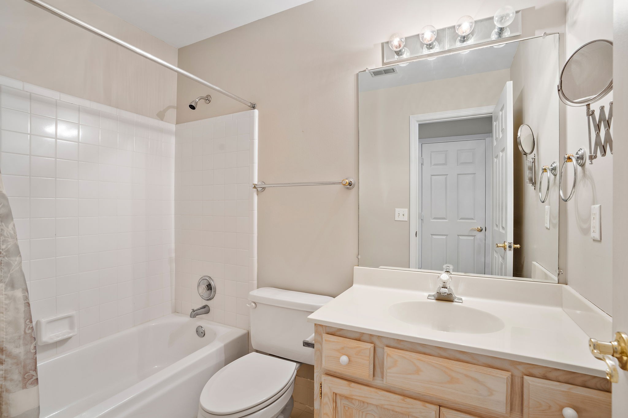 5521 Peninsula Park Lndg