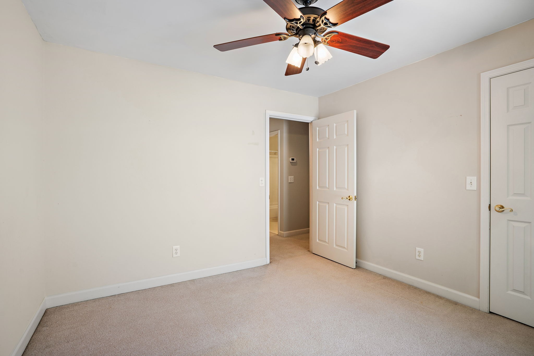 5521 Peninsula Park Lndg