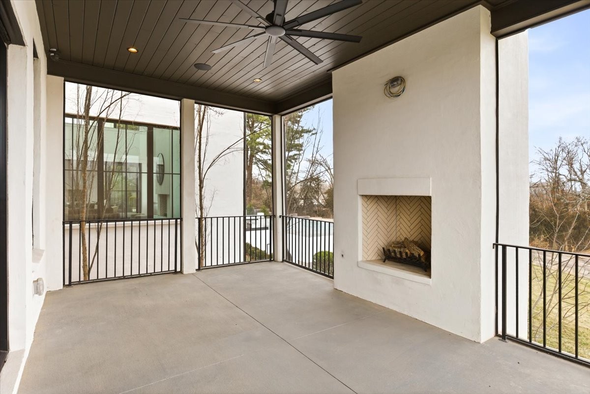 818 Brentview Dr