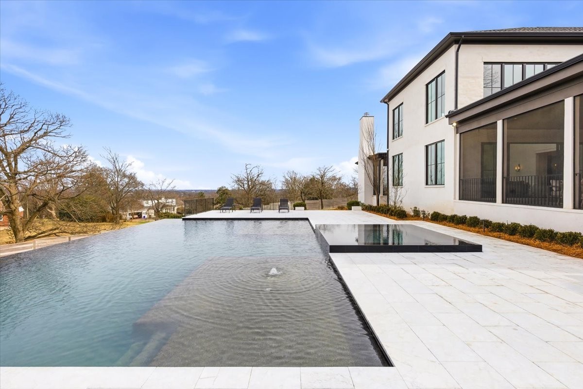818 Brentview Dr