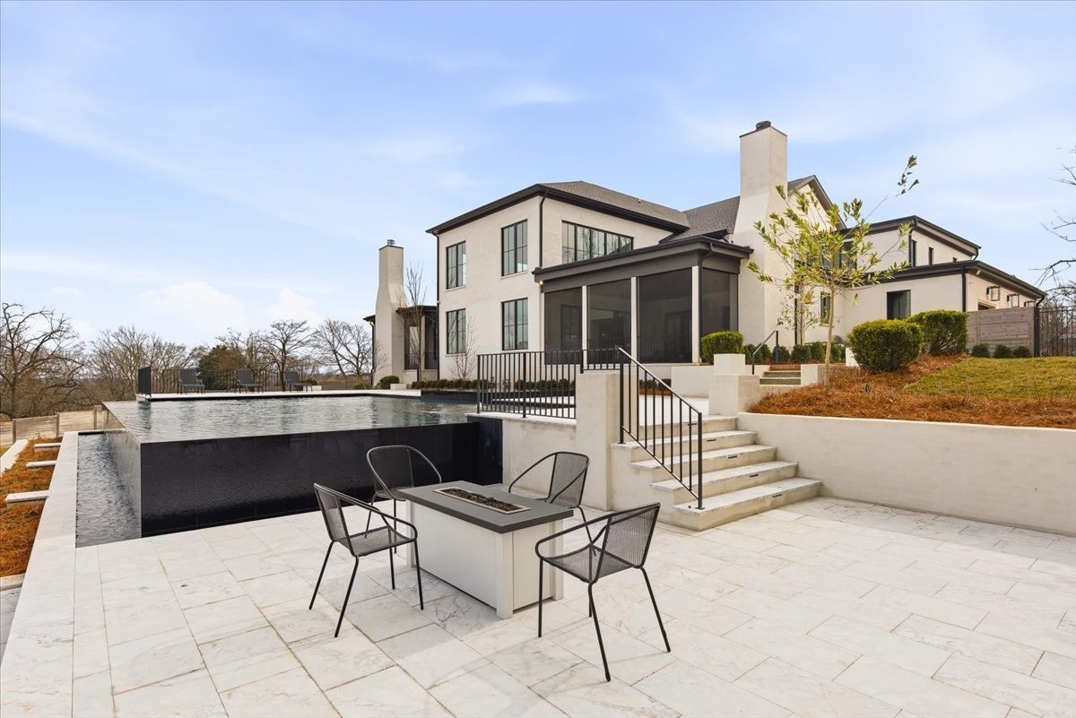 818 Brentview Dr