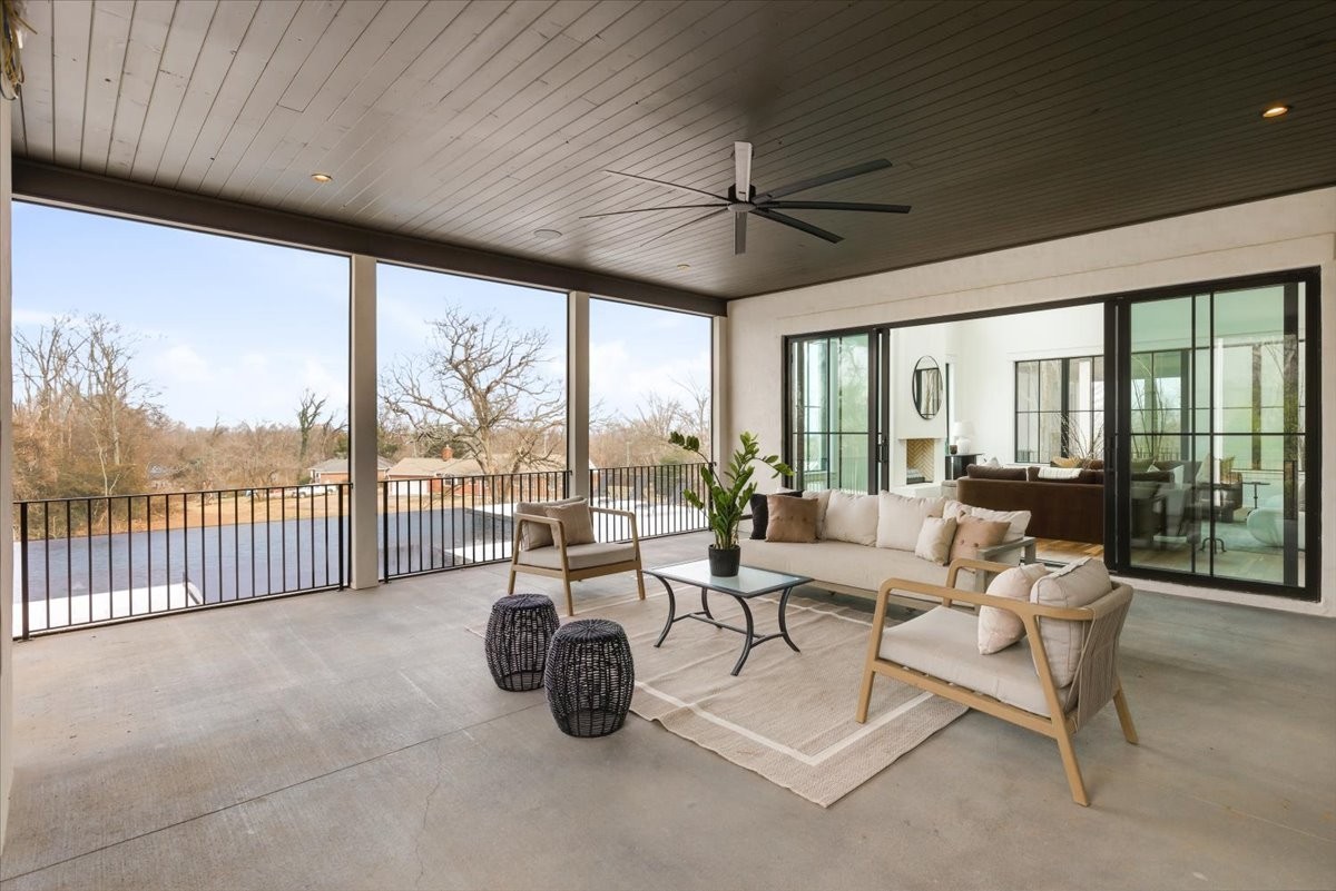818 Brentview Dr