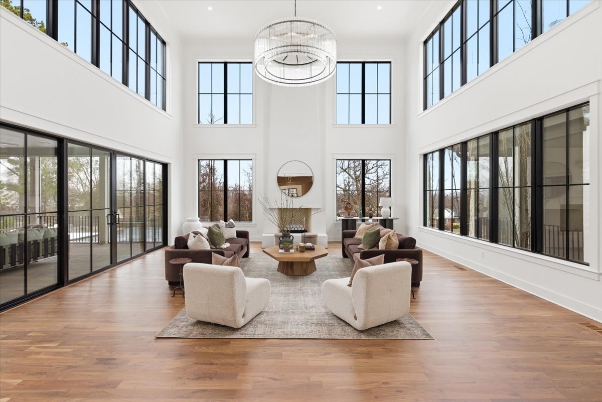 818 Brentview Dr