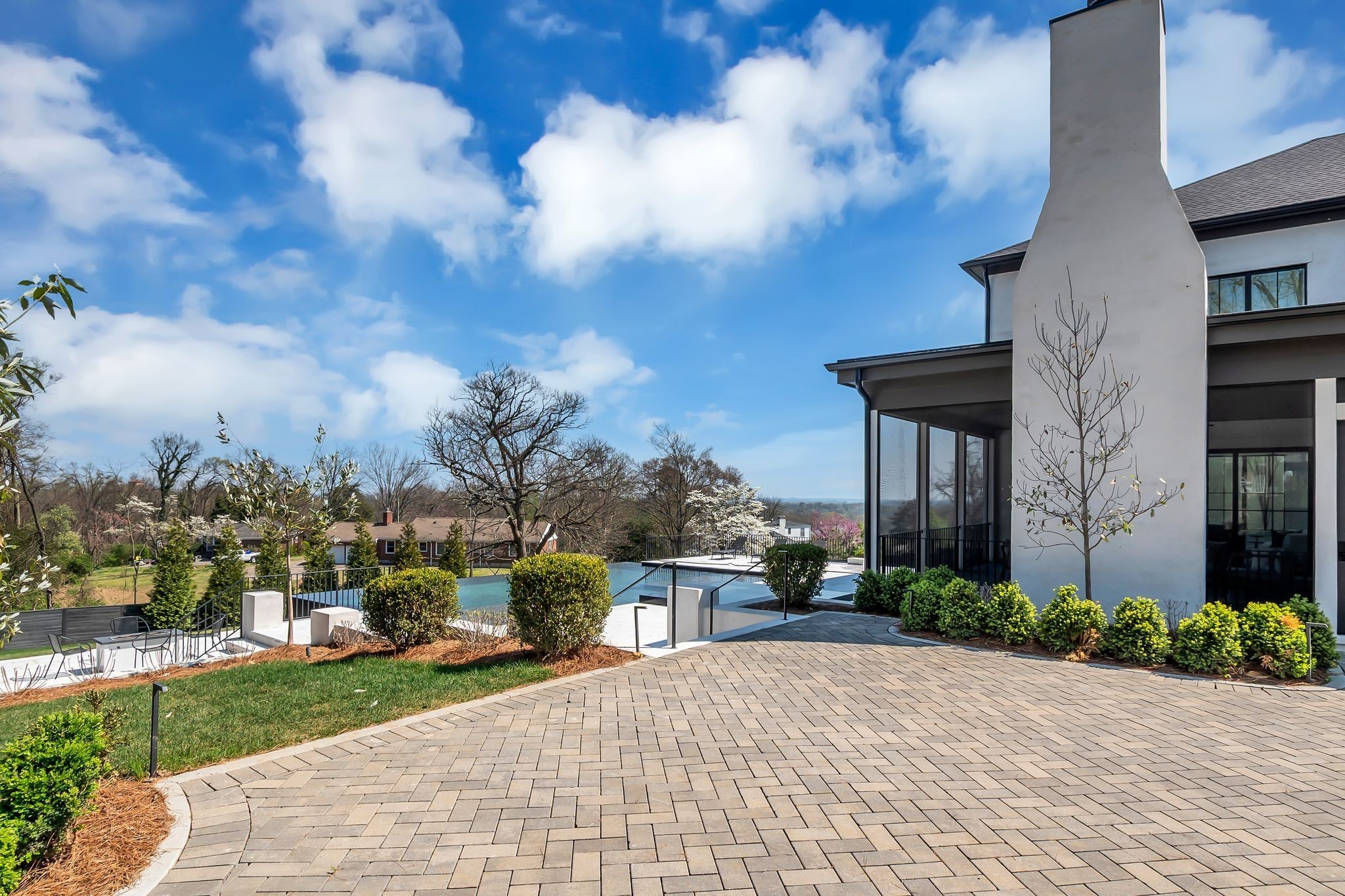 818 Brentview Dr