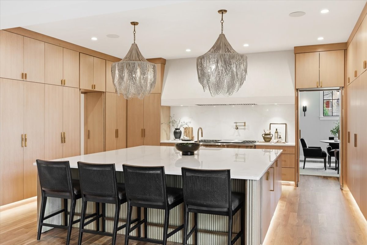 818 Brentview Dr