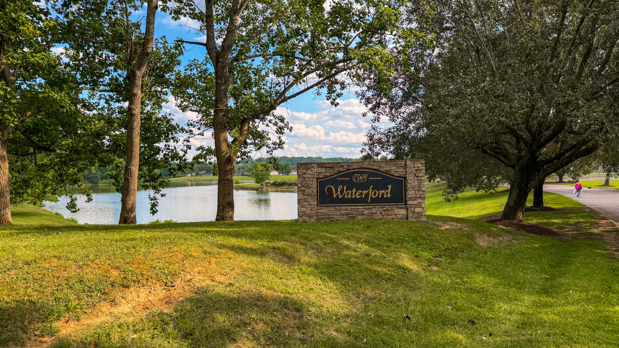 2039 Waterford Dr
