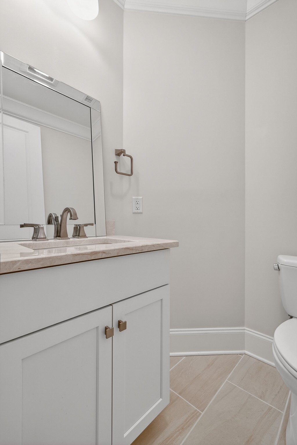 150 Front St Unit: 23