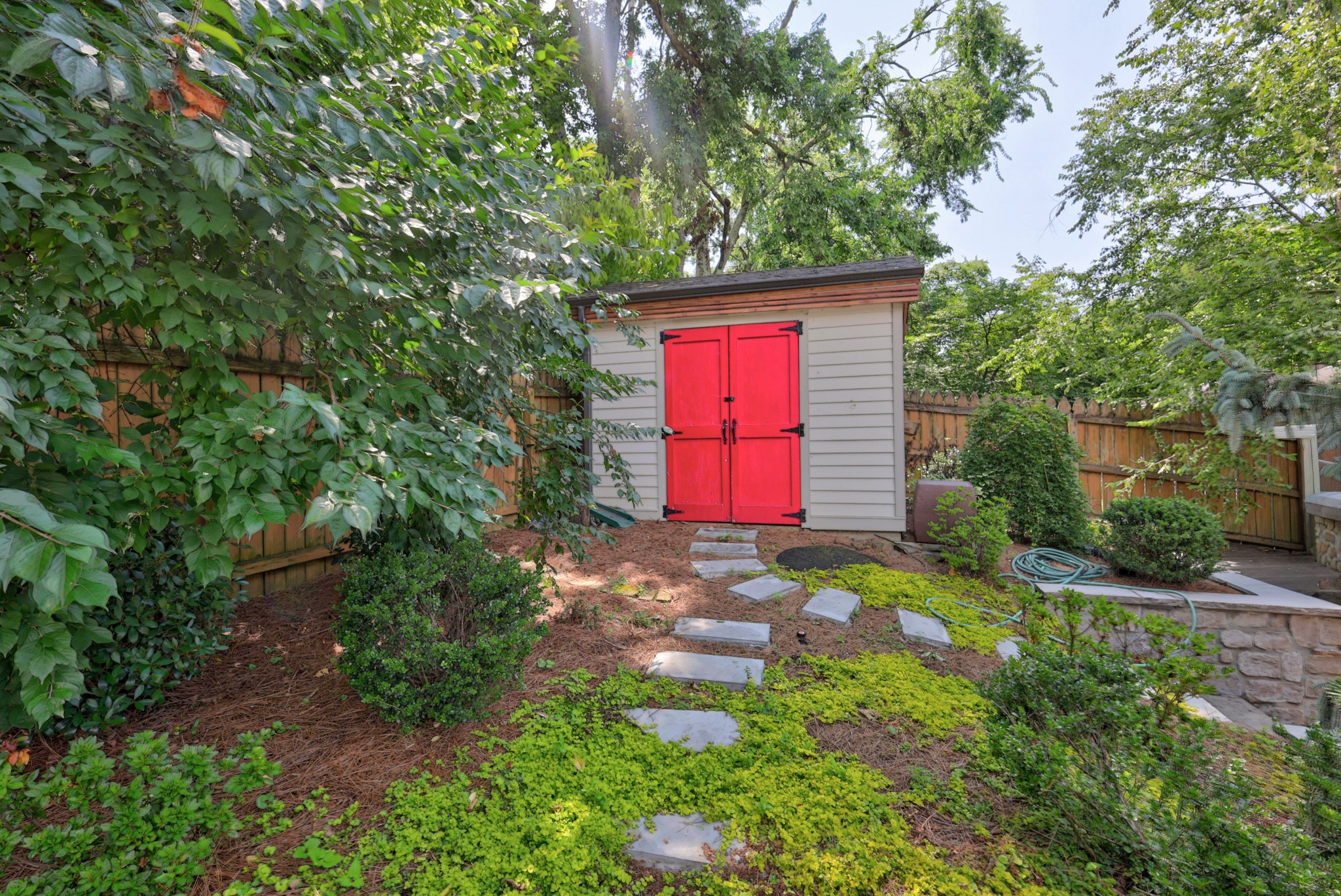 1107 Clayton Ave