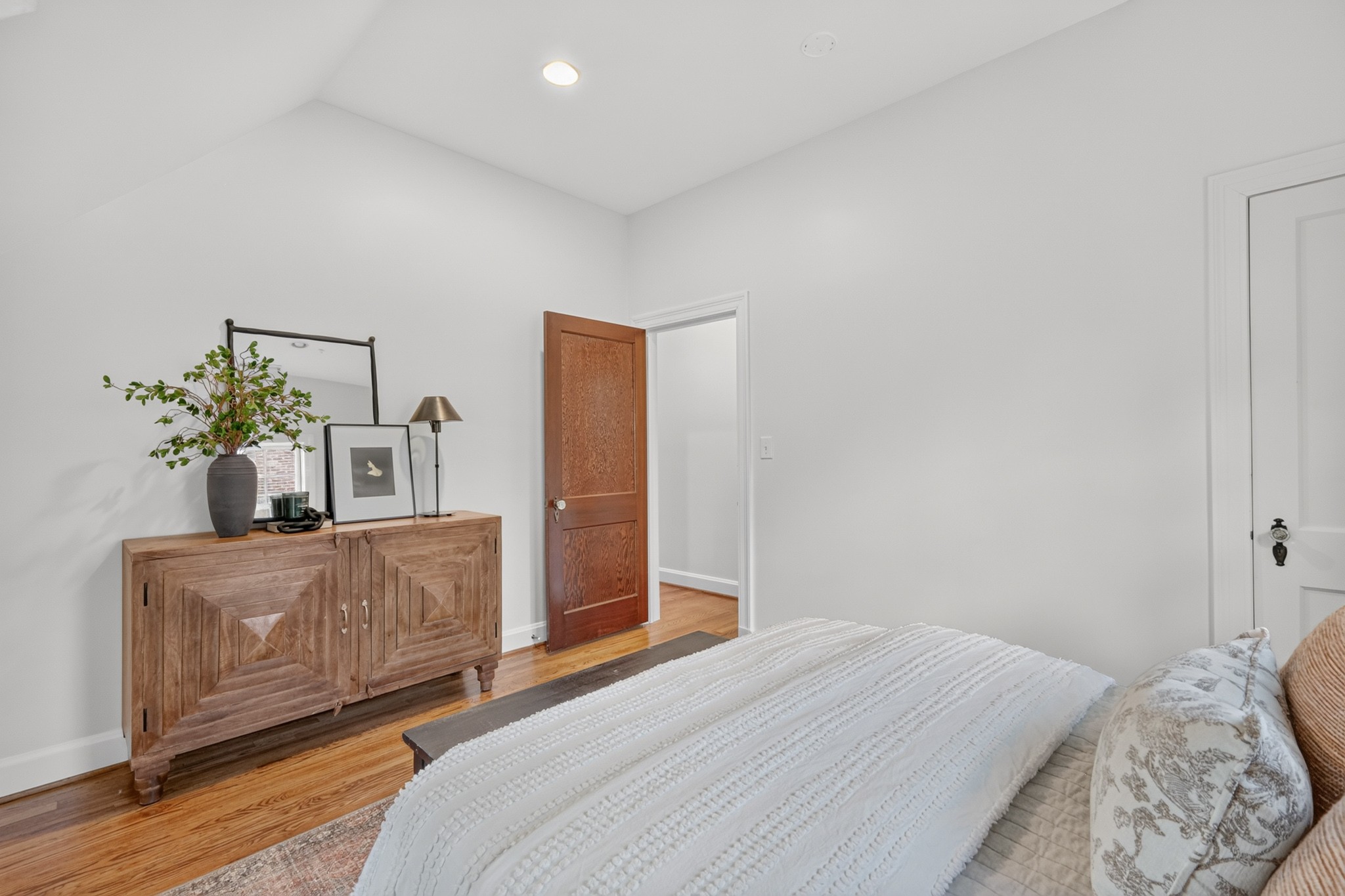 1107 Clayton Ave