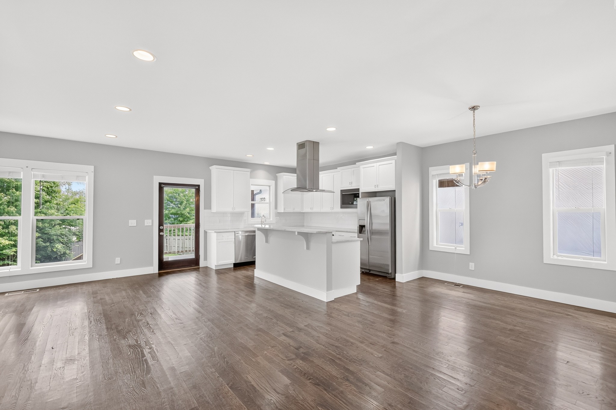 2409B Chapman Dr