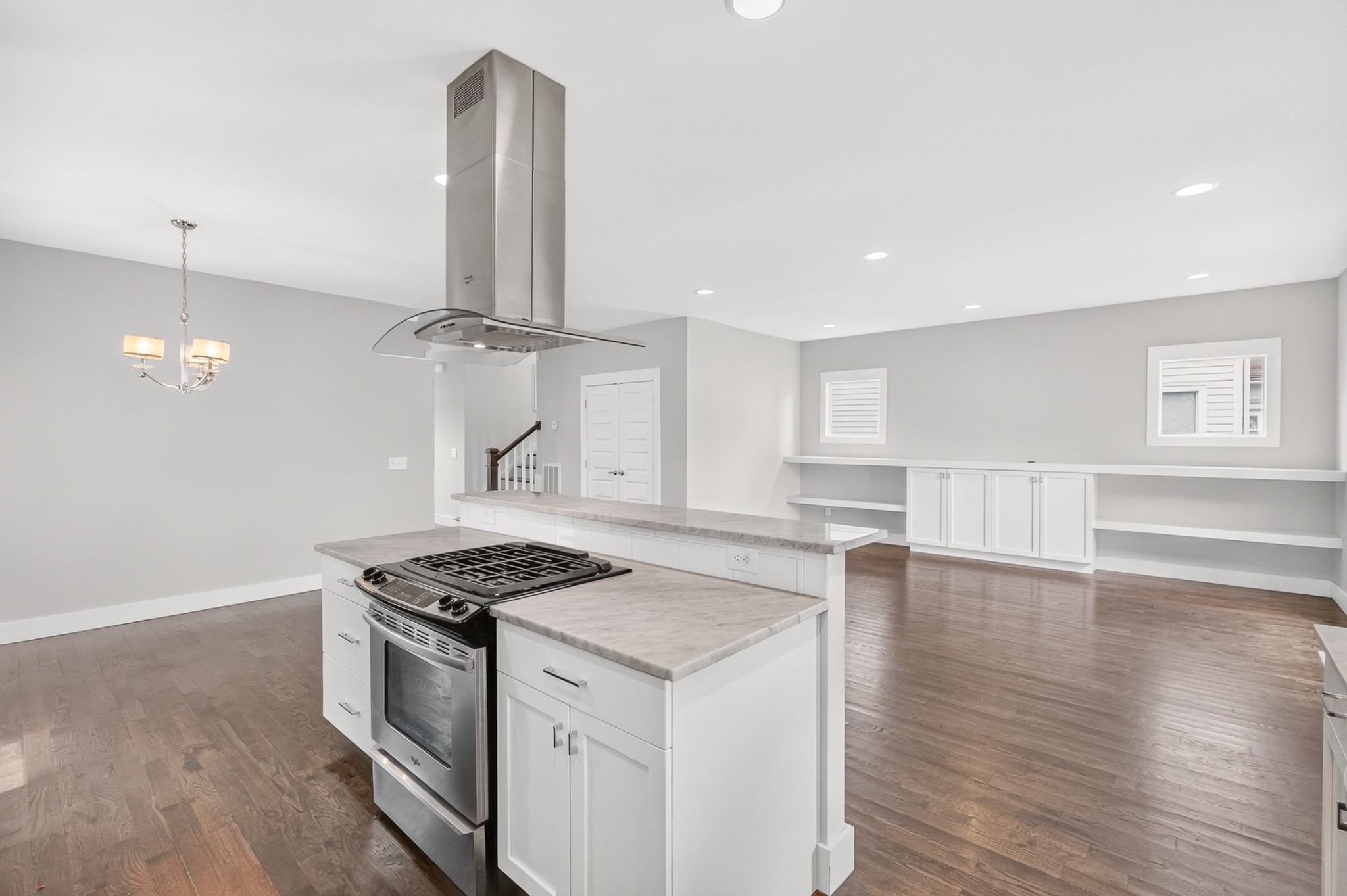 2409B Chapman Dr