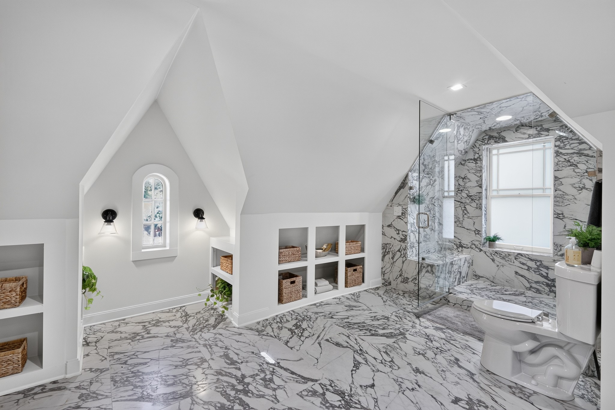 2803 Woodlawn Dr