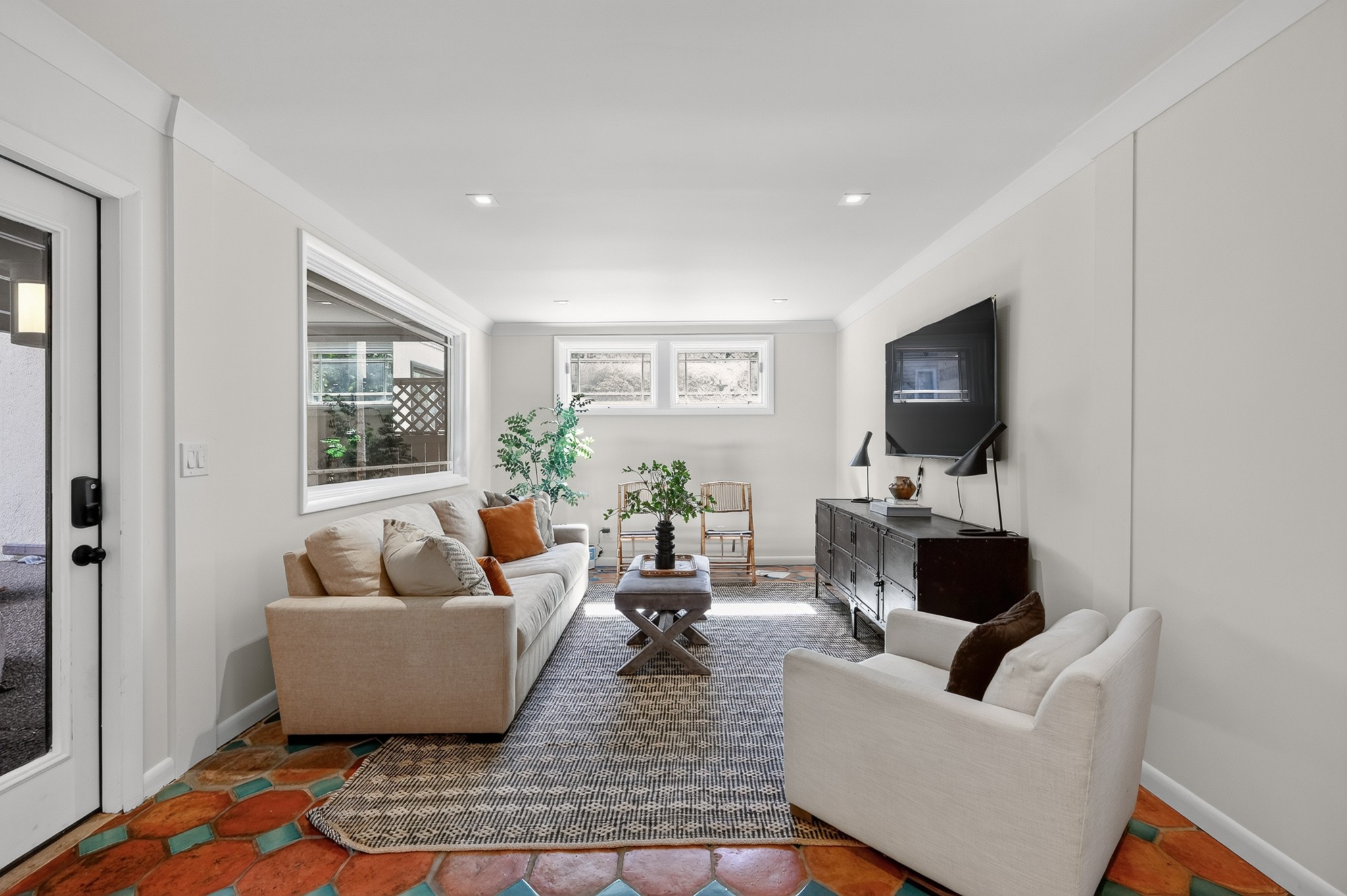 2803 Woodlawn Dr