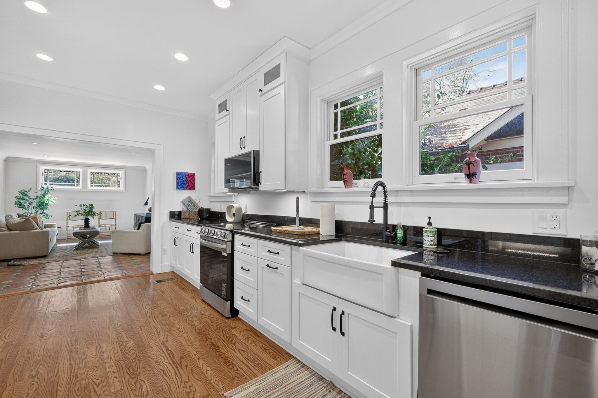 2803 Woodlawn Dr