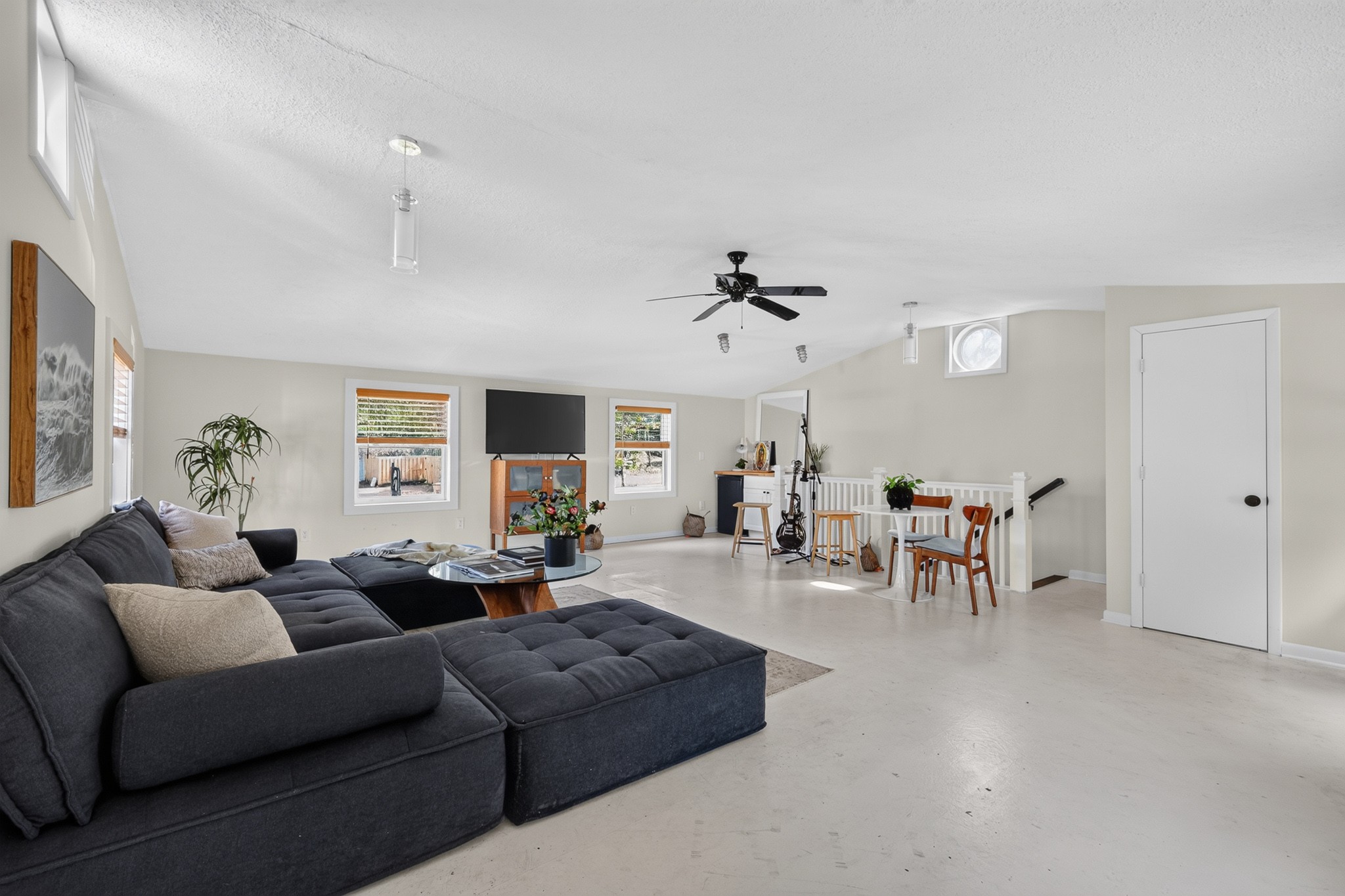 2803 Woodlawn Dr