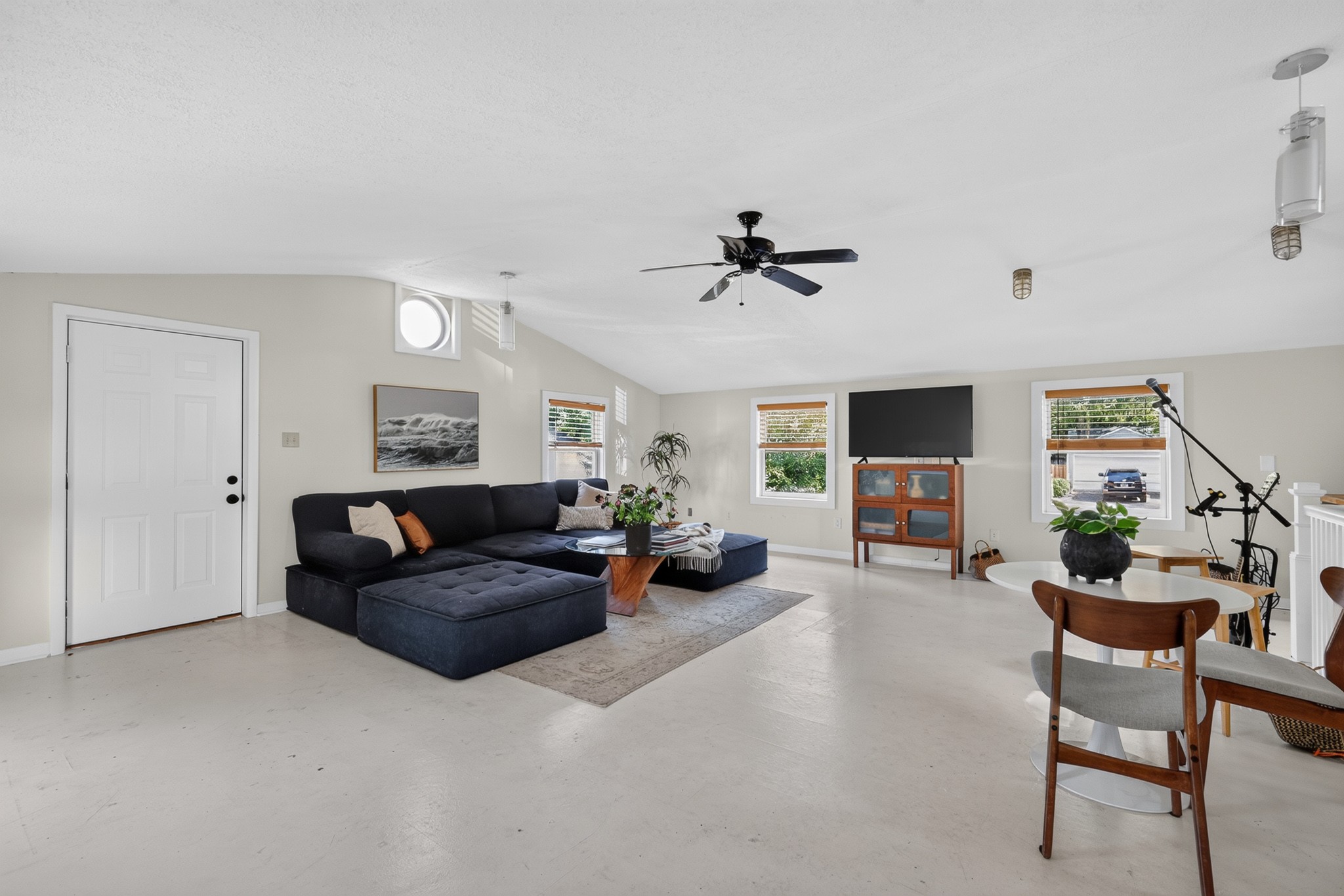 2803 Woodlawn Dr