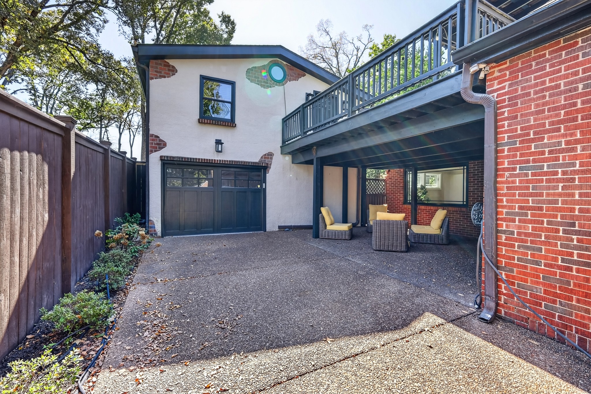 2803 Woodlawn Dr