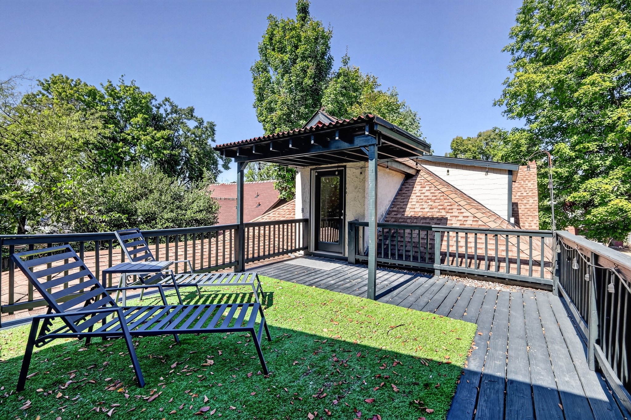 2803 Woodlawn Dr