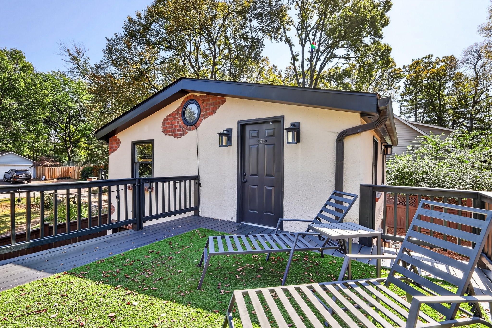 2803 Woodlawn Dr