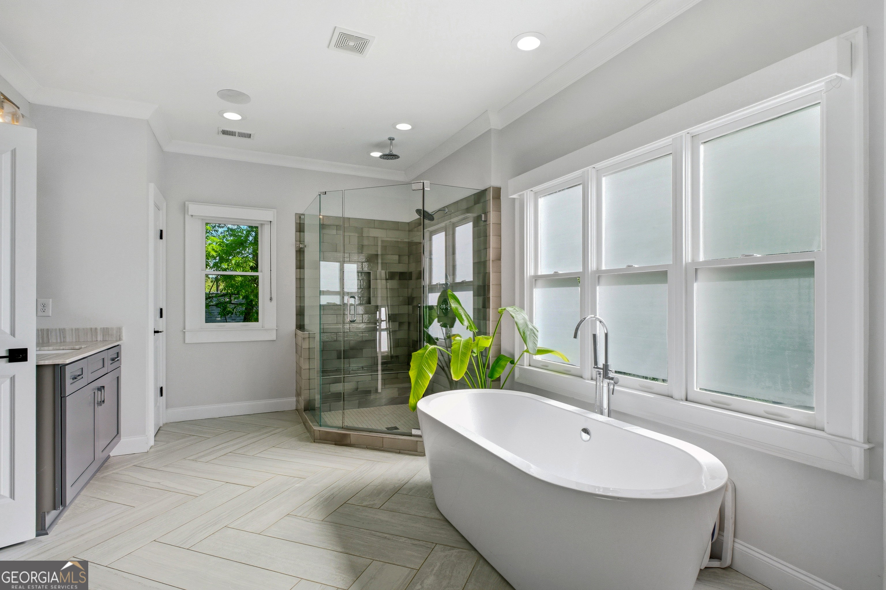 1464 Glenwood Avenue SE