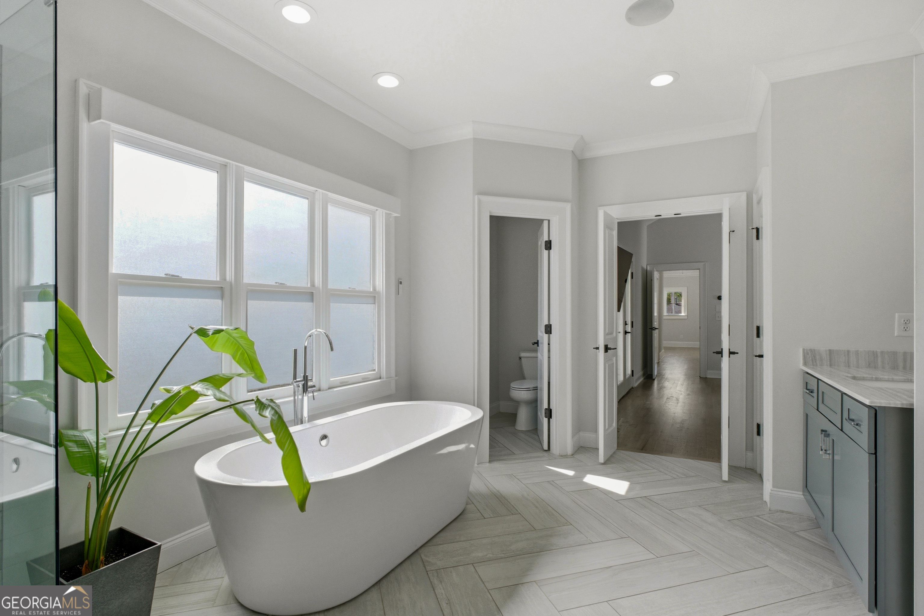 1464 Glenwood Avenue SE