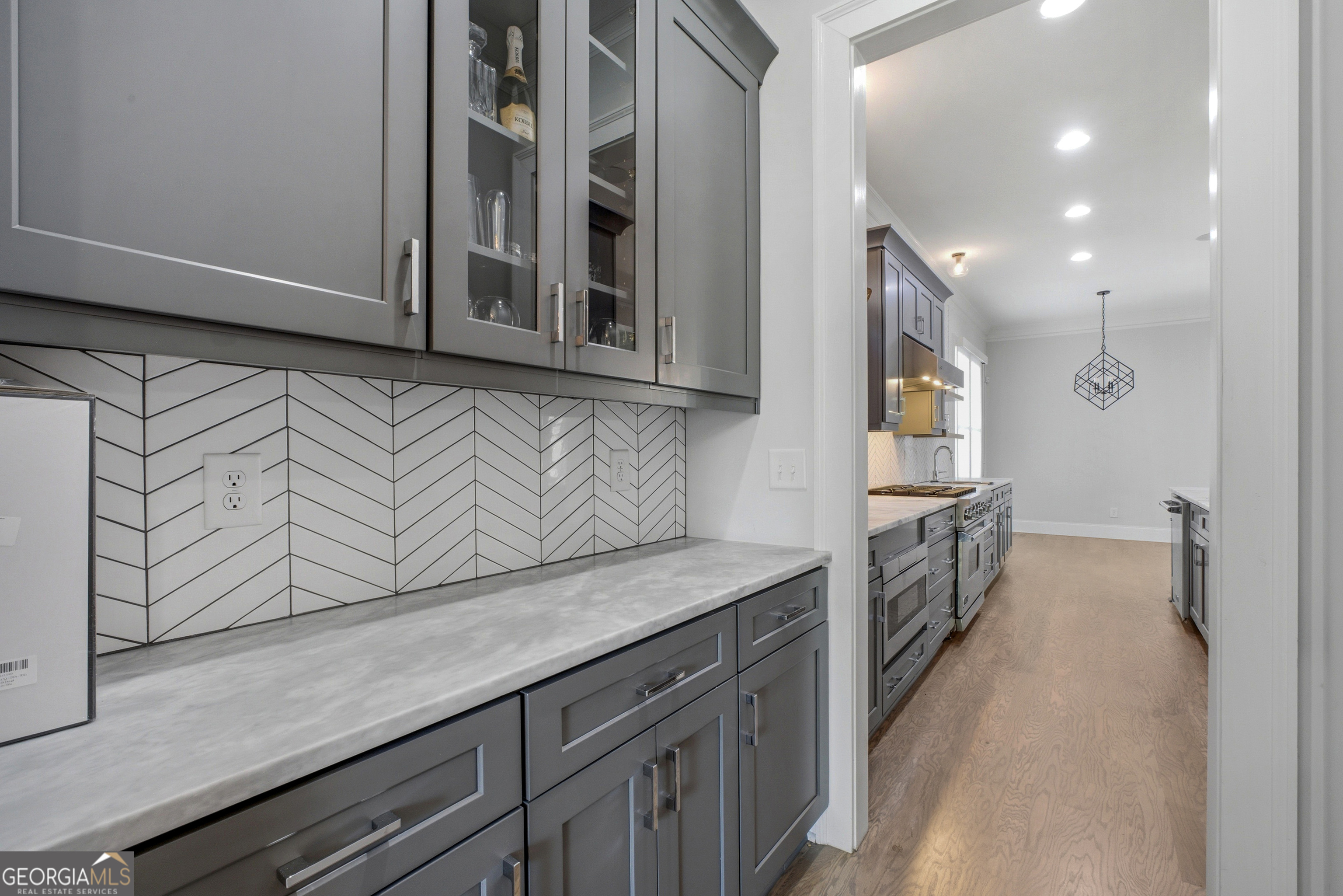 1464 Glenwood Avenue SE