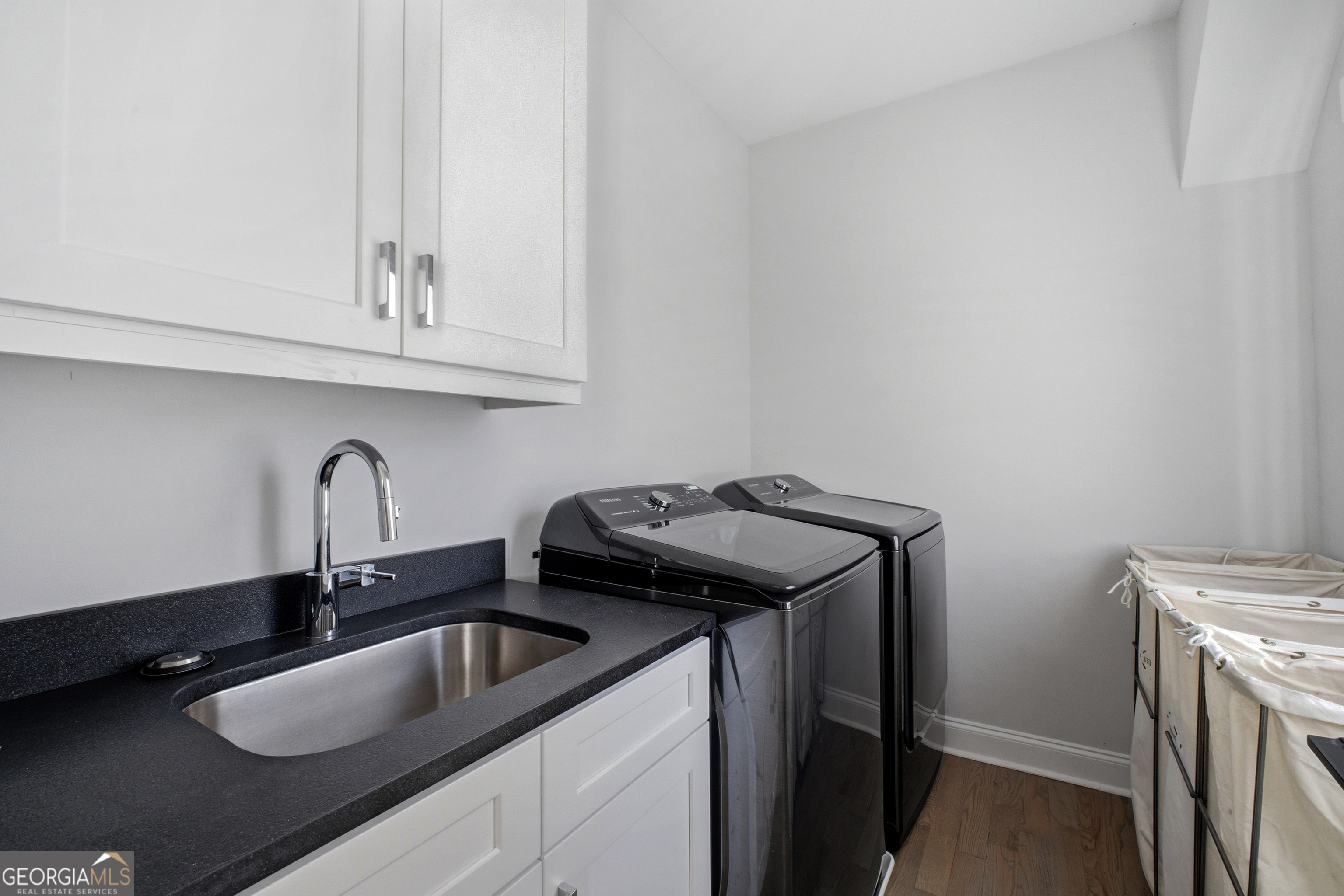 1464 Glenwood Avenue SE