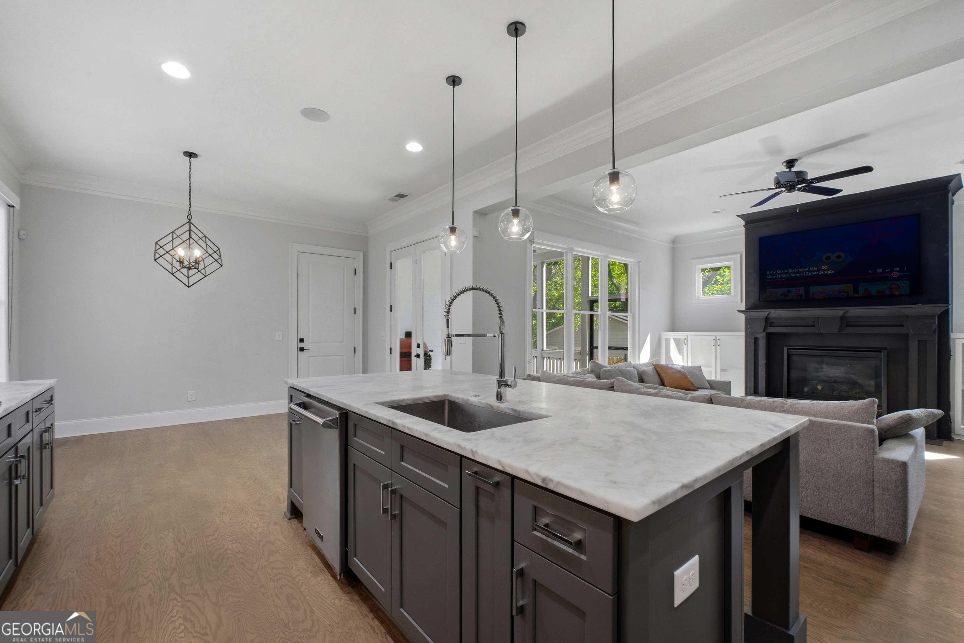 1464 Glenwood Avenue SE