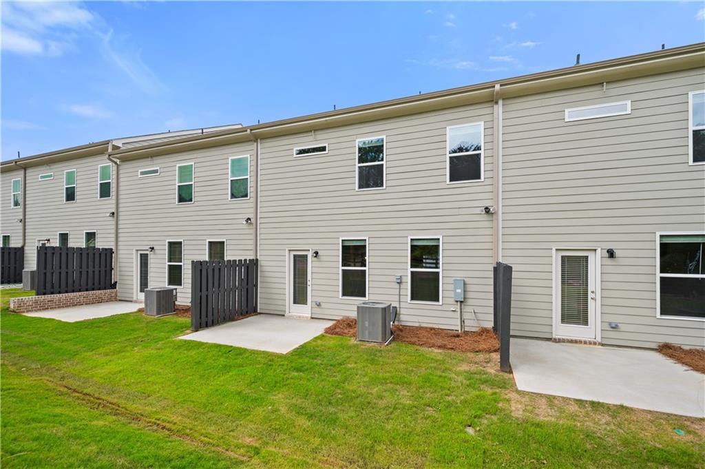 200 Abbotts Crossing Circle