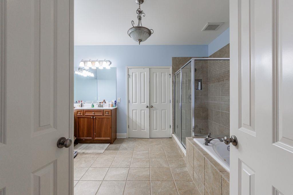 9823 Forest Hill Drive