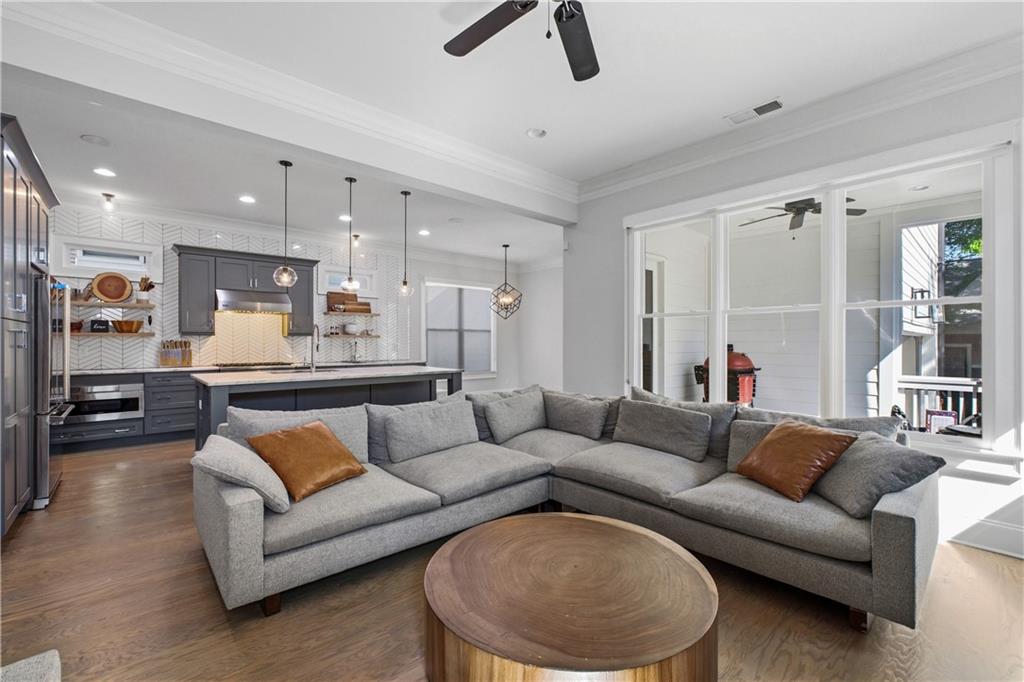 1464 Glenwood Avenue SE