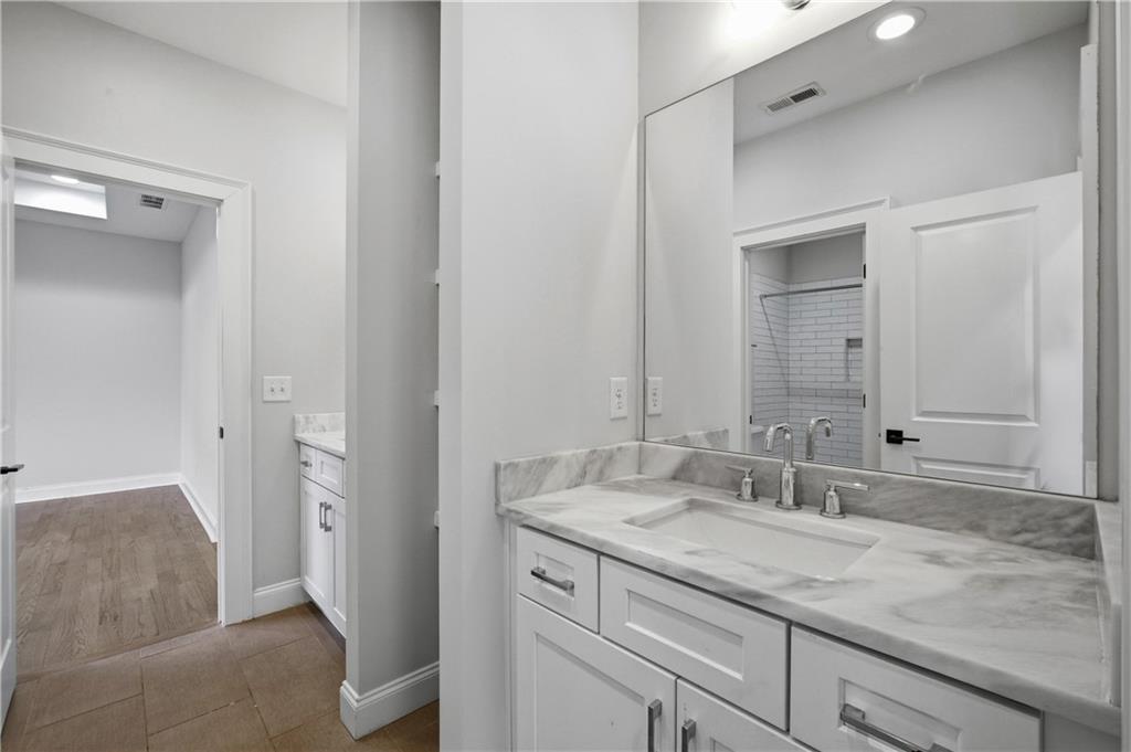 1464 Glenwood Avenue SE