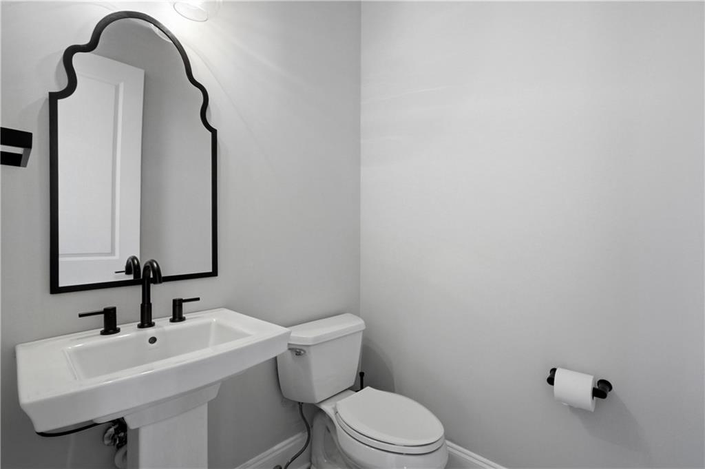 1464 Glenwood Avenue SE