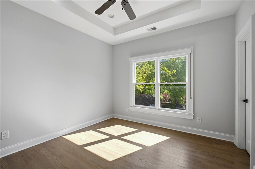 1464 Glenwood Avenue SE