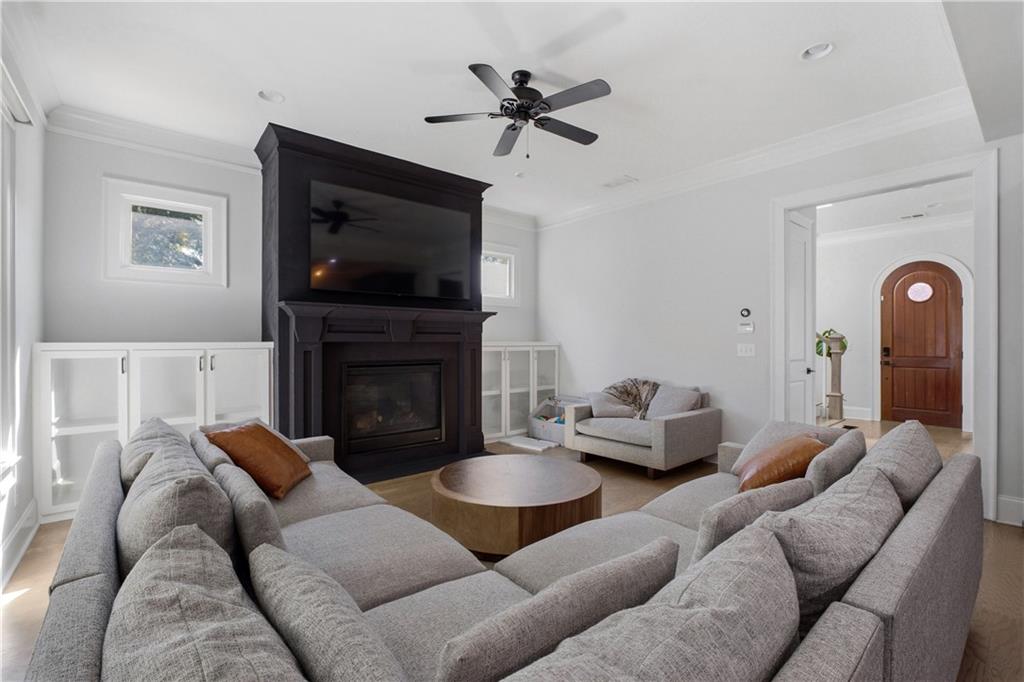 1464 Glenwood Avenue SE