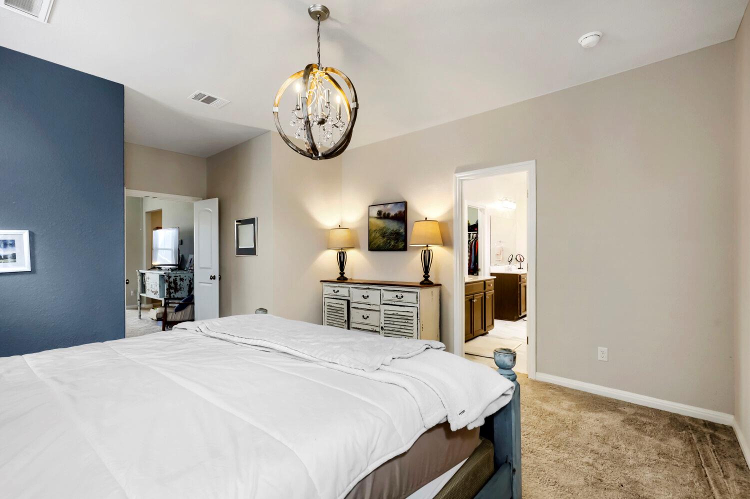 2432 Berryville LN