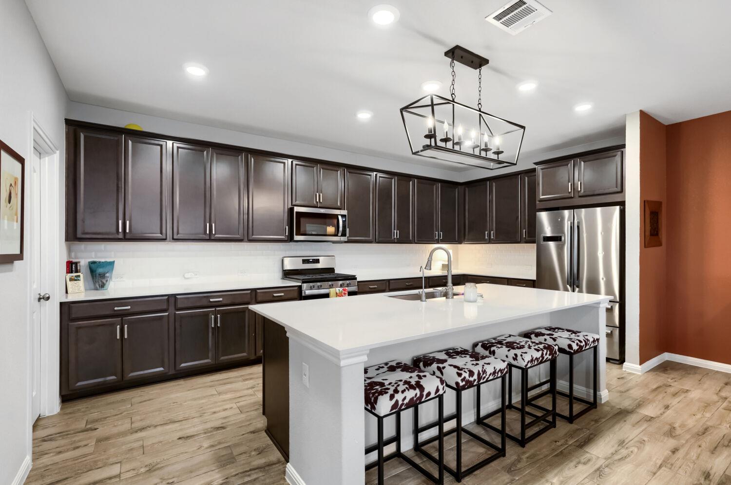 2432 Berryville LN