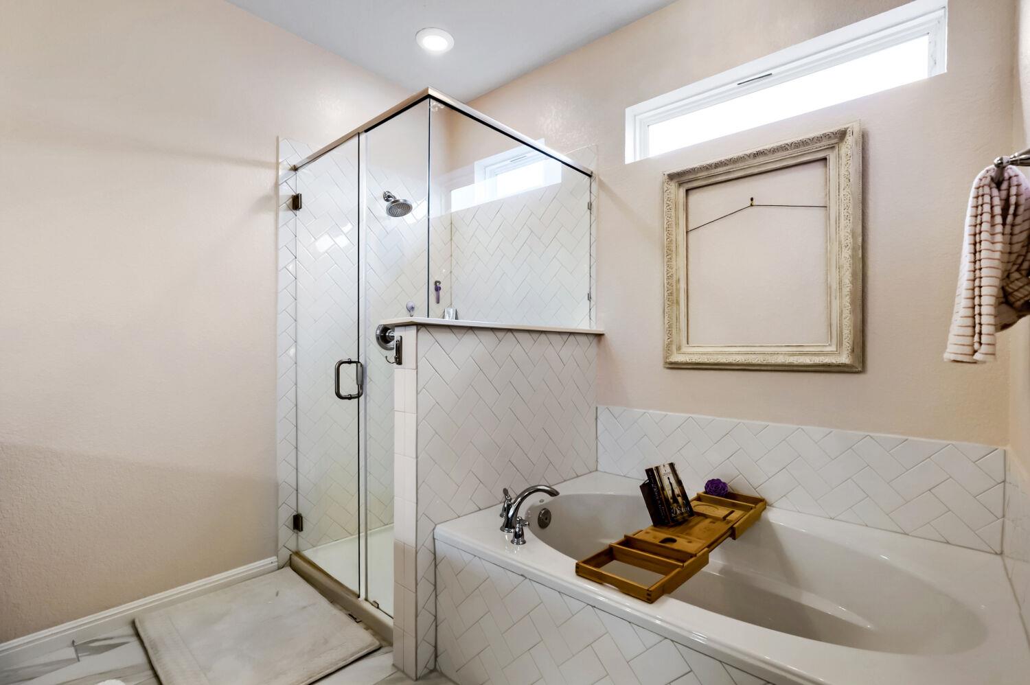 2432 Berryville LN