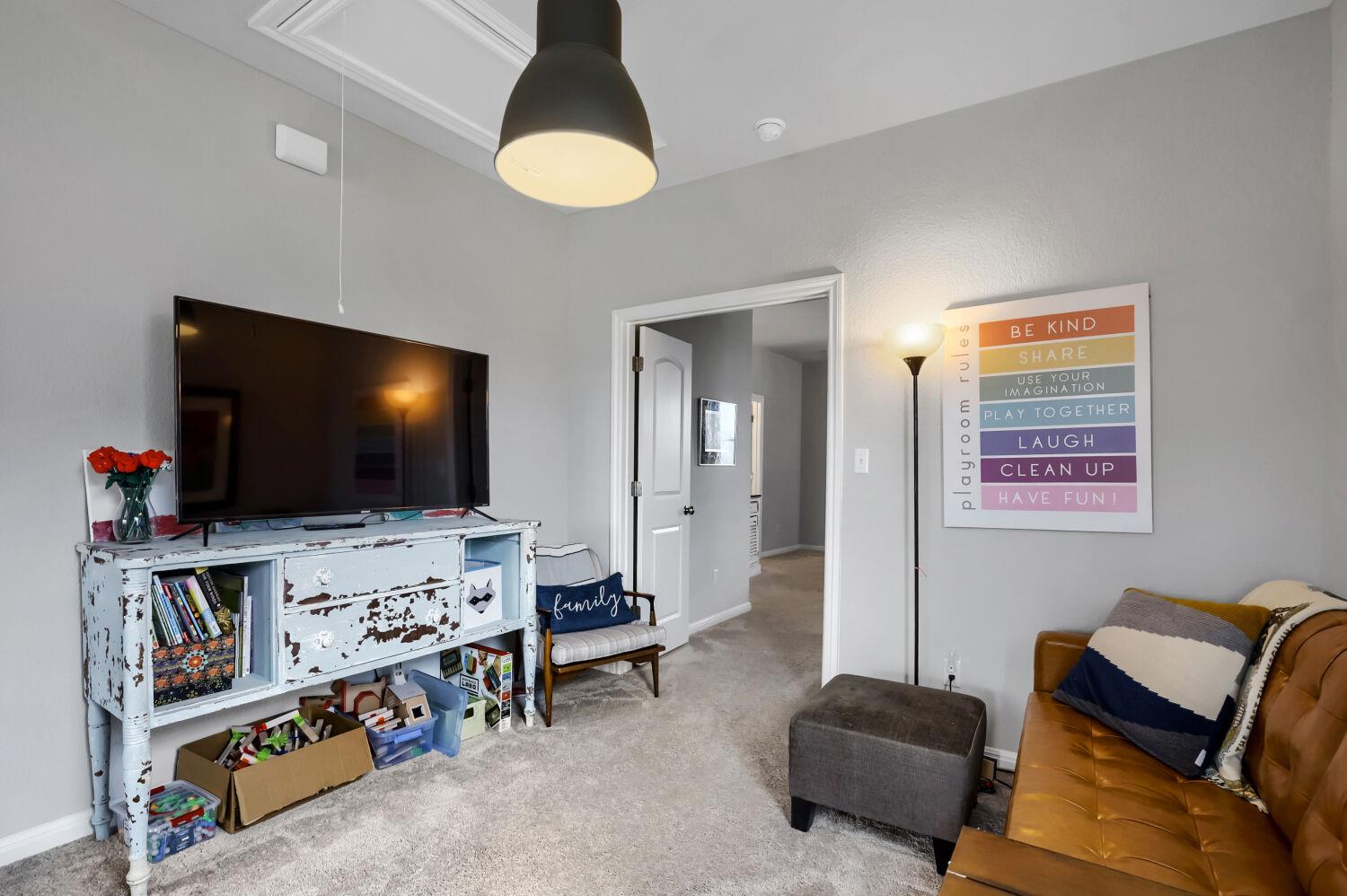 2432 Berryville LN