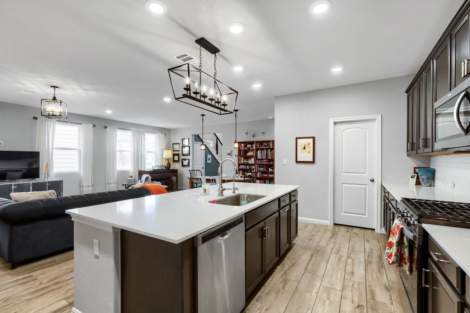 2432 Berryville LN